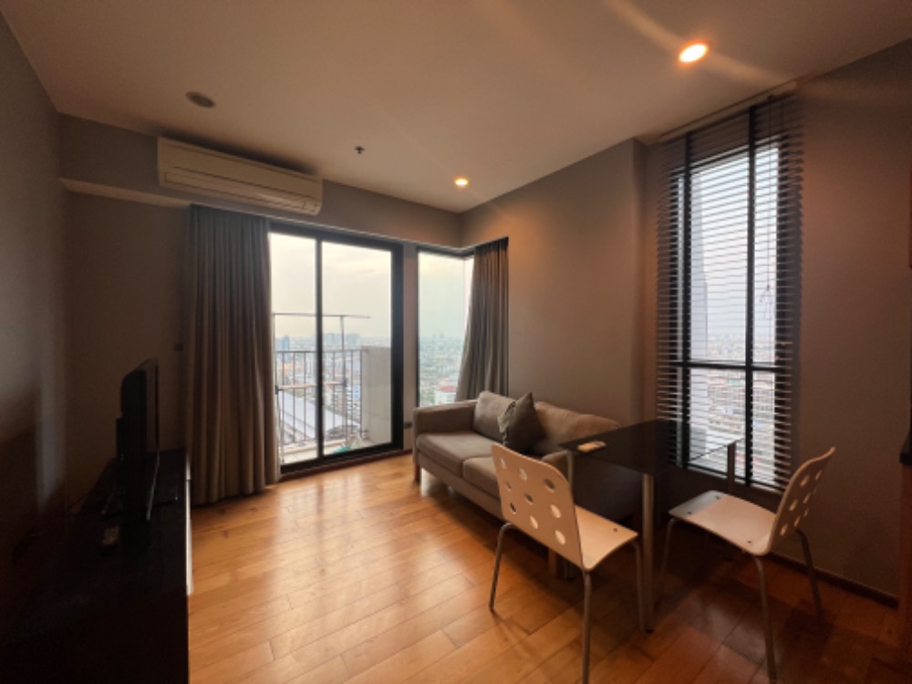 ให้เช่าคอนโดวงเวียนใหญ่ เจริญนคร : for rent Fuse sathorn taksin 1bed corner units !!