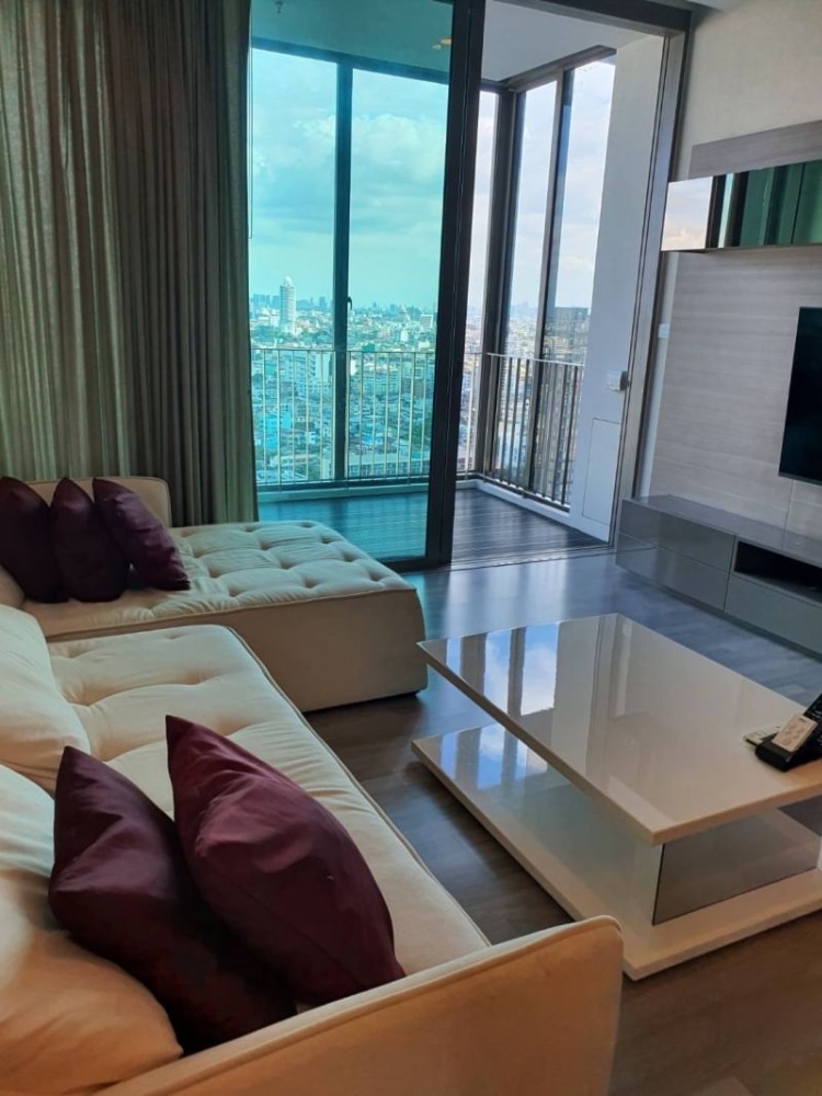 For RentCondoWongwianyai, Charoennakor : FOR The Room BTS Wongwianyai (วิวระเบียงฝั่งรถไฟฟ้า) Unit 44/202