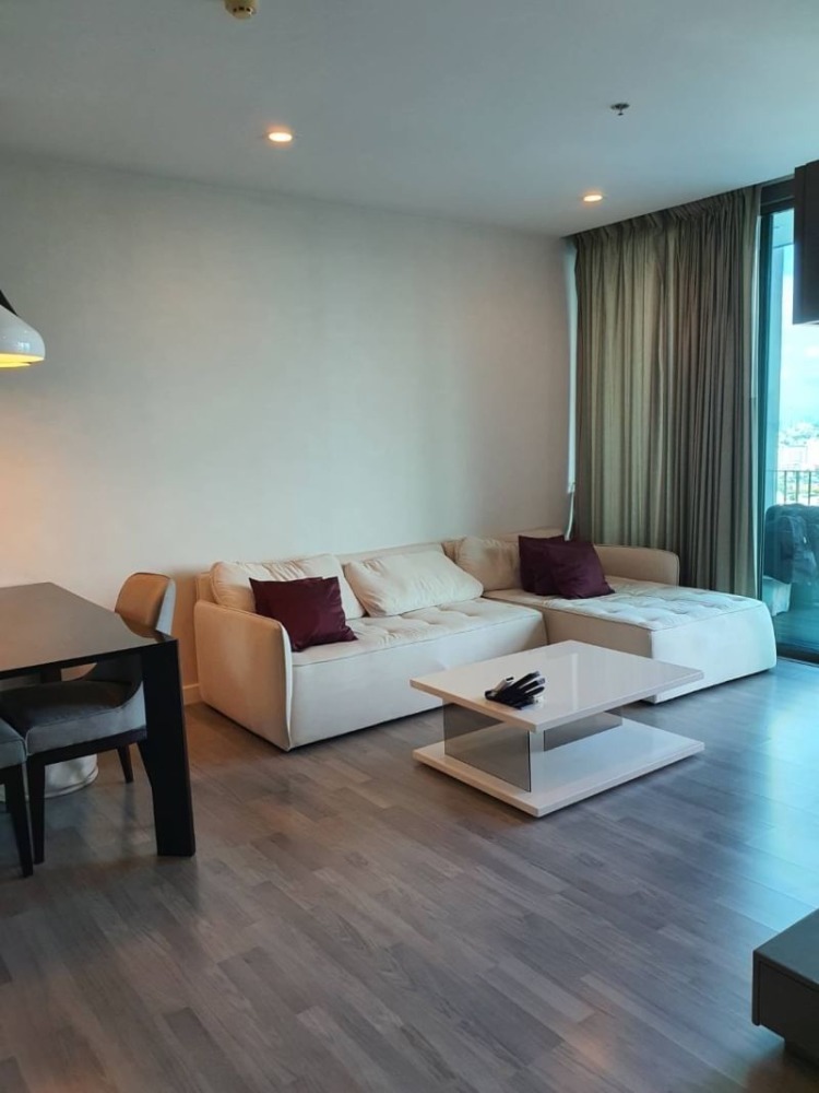 For RentCondoWongwianyai, Charoennakor : FOR The Room BTS Wongwianyai (วิวระเบียงฝั่งรถไฟฟ้า) Unit 44/202