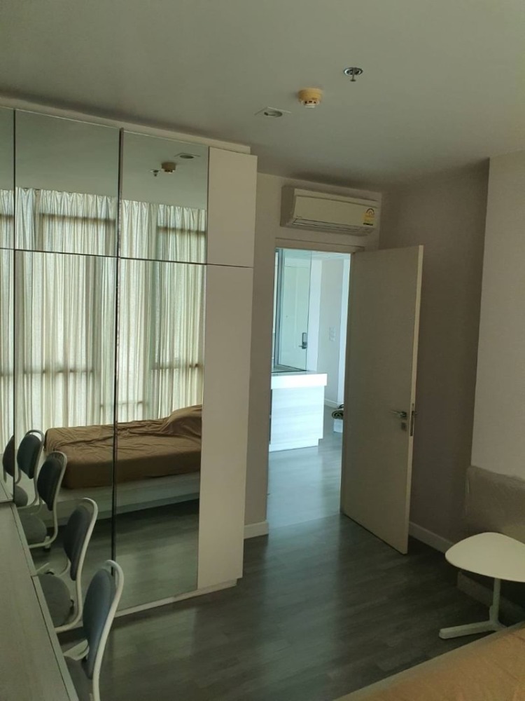 For RentCondoWongwianyai, Charoennakor : FOR The Room BTS Wongwianyai (วิวระเบียงฝั่งรถไฟฟ้า) Unit 44/202