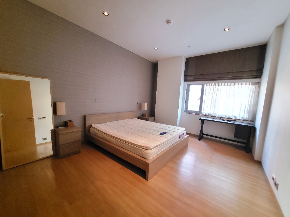 For RentCondoSilom, Saladaeng, Bangrak : Good and cheap price Saladaeng Residence For Rent, 1 Bedroom 1 Bathroom,