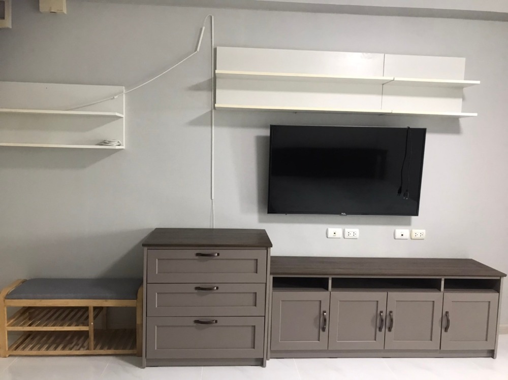 For RentCondoPattanakan, Srinakarin : Condo for rent, Supalai Park Srinakarin, beautiful room, new furniture, ready to move in. Iine: @yyk6635b (with @ in front too)