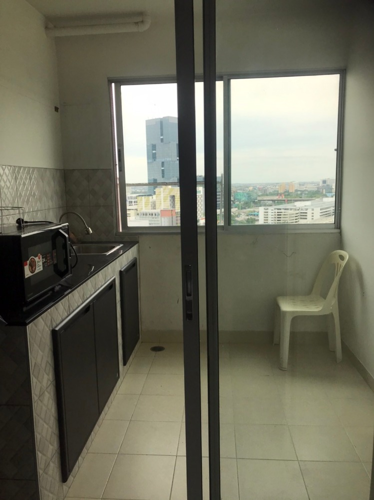 For RentCondoPattanakan, Srinakarin : Condo for rent, Supalai Park Srinakarin, beautiful room, new furniture, ready to move in. Iine: @yyk6635b (with @ in front too)