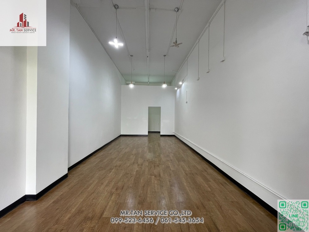 For RentCondoPattanakan, Srinakarin : Office space for rent, good location, Supalai Park Srinakarin Condo.