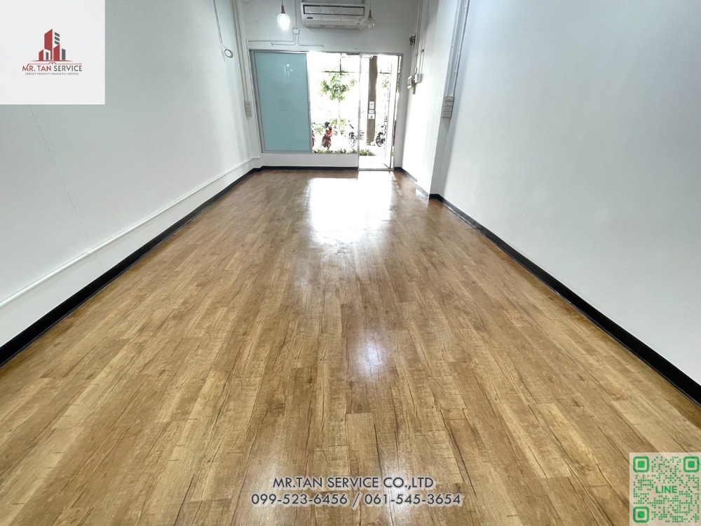 For RentCondoPattanakan, Srinakarin : Office space for rent, good location, Supalai Park Srinakarin Condo.