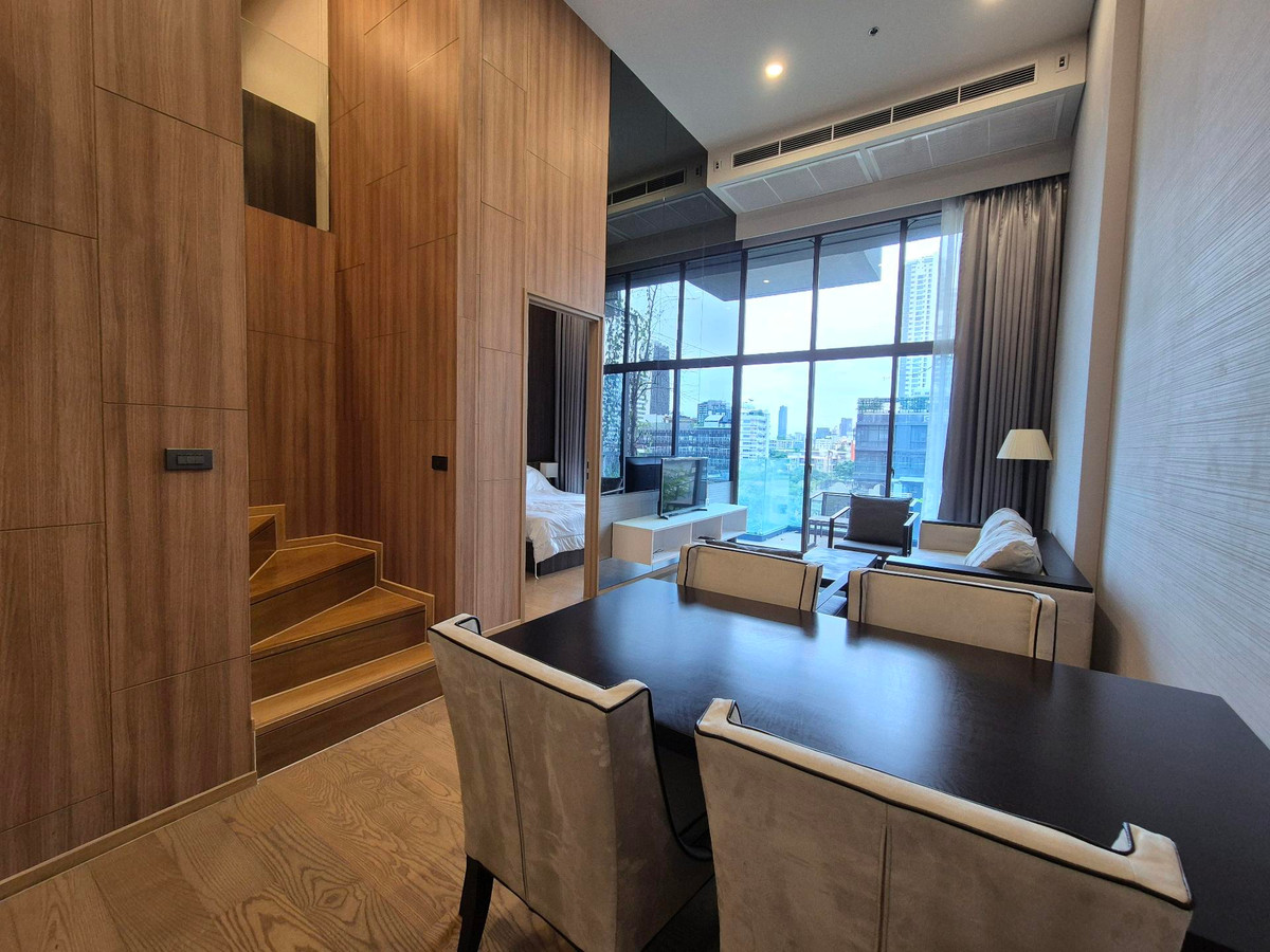 For RentCondoSukhumvit, Asoke, Thonglor : ✅️( Private Residence! ) Duplex 2 bedrooms, 93 sqm. Siamese Exclusive 31 Soi Sukhumvit 31, near BTS Phrom Phong, has Shuttle Bus to pick up and drop off.