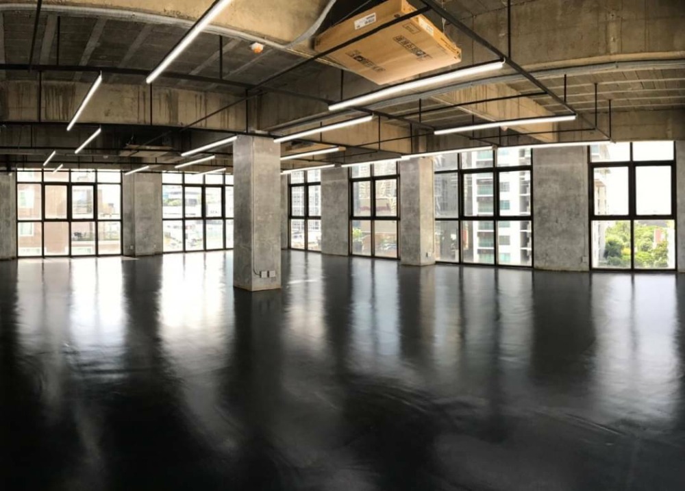 For RentOfficeSukhumvit, Asoke, Thonglor : OFFICE SPACE FOR RENT PETERSON Building