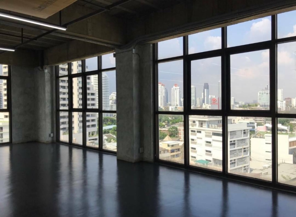 For RentOfficeSukhumvit, Asoke, Thonglor : OFFICE SPACE FOR RENT PETERSON Building