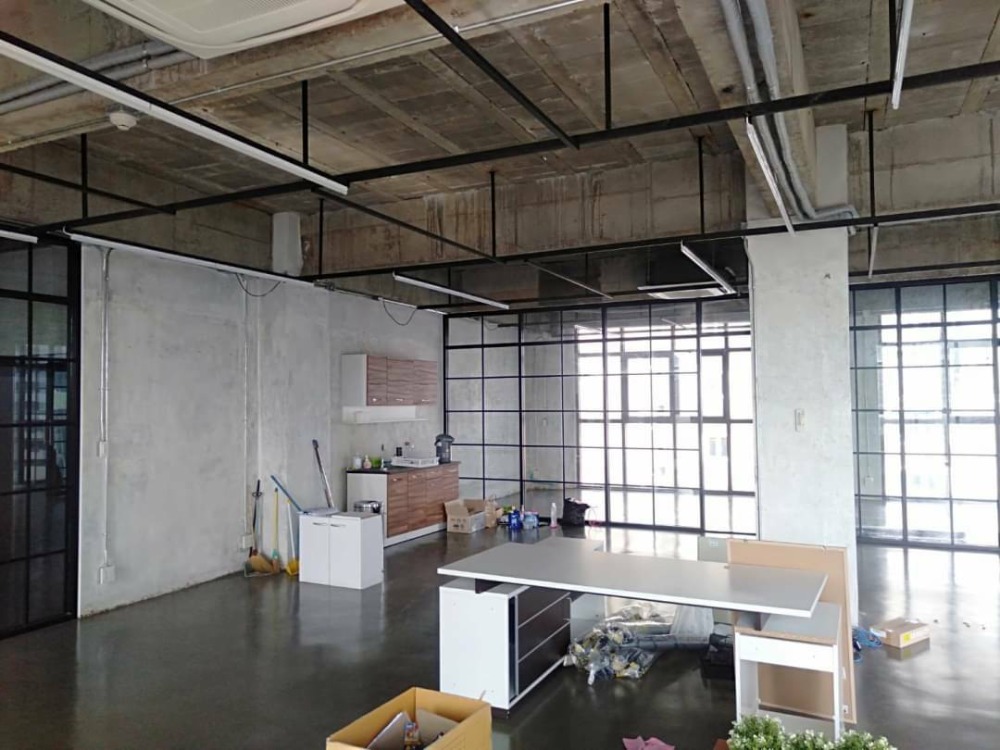 For RentOfficeSukhumvit, Asoke, Thonglor : OFFICE SPACE FOR RENT PETERSON Building