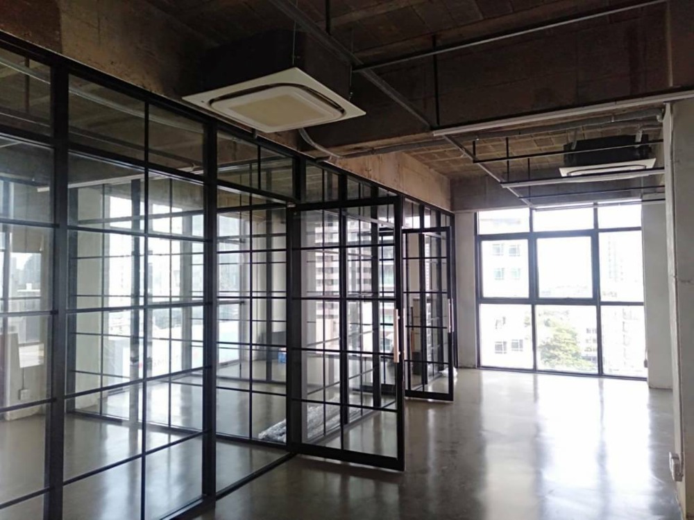 For RentOfficeSukhumvit, Asoke, Thonglor : OFFICE SPACE FOR RENT PETERSON Building