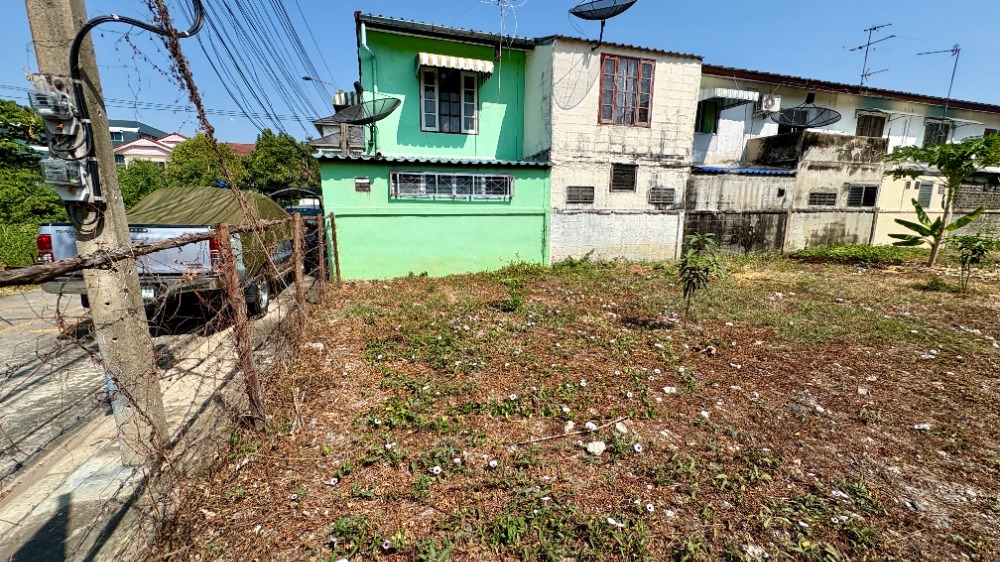 ขายที่ดินวิภาวดี ดอนเมือง หลักสี่ : ขายที่ดินสวยมาก ล้อมรั้วและถมดินแล้ว 140 ตารางวา สี่เหลื่ยมผืนผ้า ดอนเมือง ถนนสรงประภา ซอยสรณคมน์ 20 แยก 8