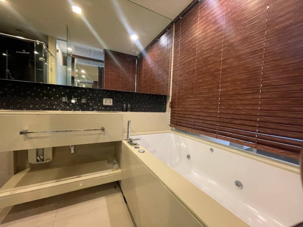 For RentCondoSathorn, Narathiwat : for rent The Address sathorn 56sqm super deal !! 🧡