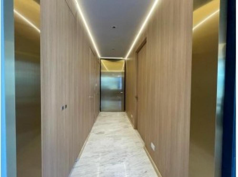 ขายคอนโดสาทร นราธิวาส : Four season private residence