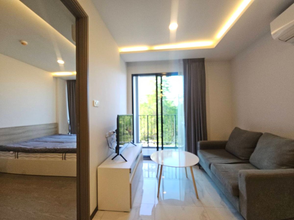 For RentCondoOnnut, Udomsuk : New condo, new room, 1 bedroom with storage room, spacious, nice for rent 15,000 baht/month