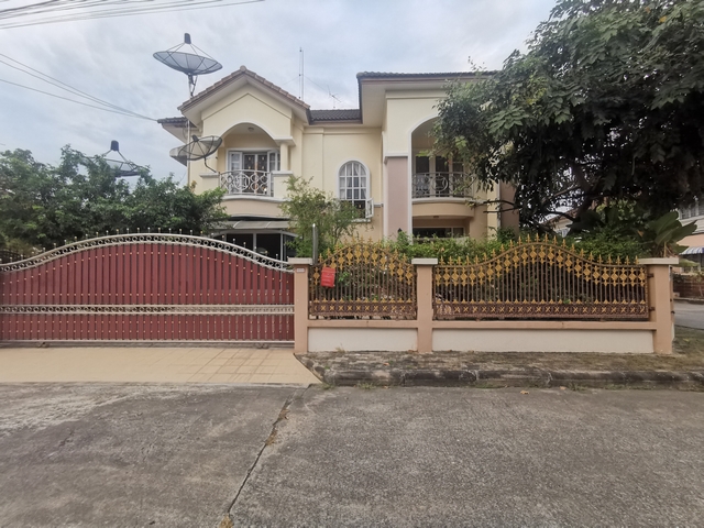 For SaleHouseEakachai, Bang Bon : Single house for sale, Sasithon Bang Bon 3, behind the corner, size 64 sq m. 3 bedrooms, Petchkasem 69, near Korn Phithak School.