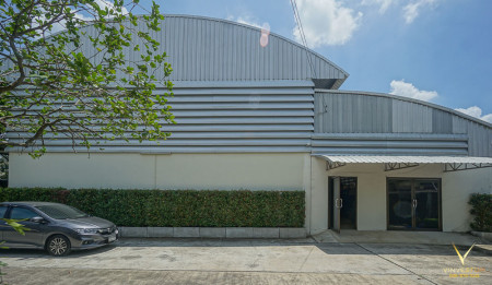 For SaleLandChaengwatana, Muangthong : Urgent sale !! Land with warehouses along the Khan Ann Canal, 4-0-92 rai, near Chaiyaphruek intersection, Ratchaphruek intersection.