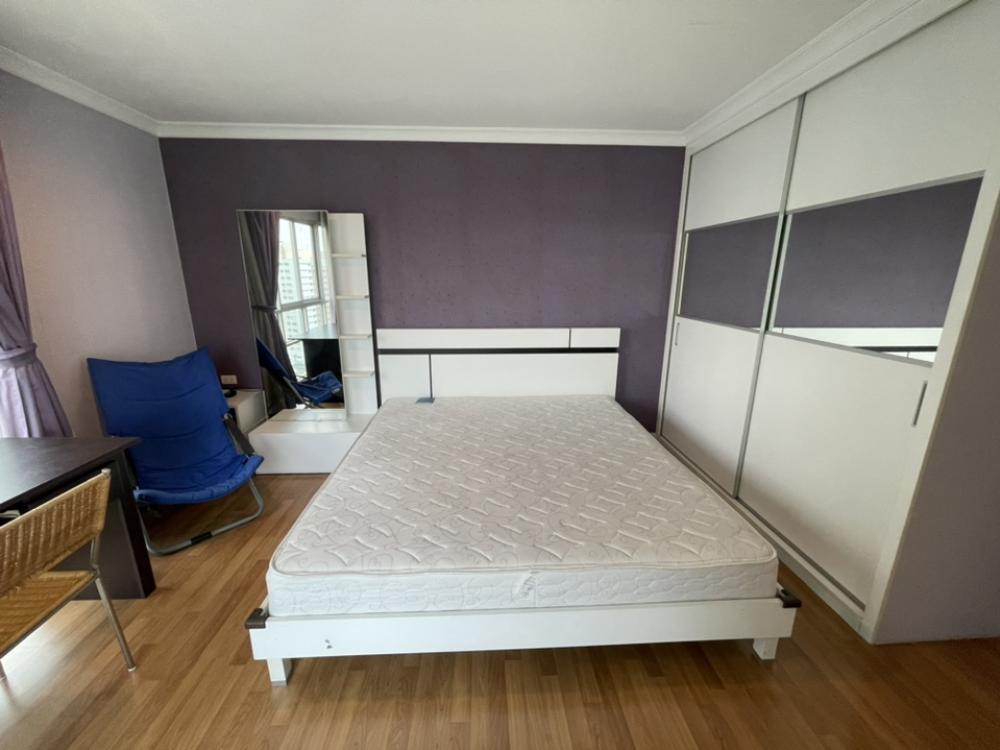 ให้เช่าคอนโดพระราม 9 เพชรบุรีตัดใหม่ RCA : ให้เช่า คอนโด ลุมพินี เพลส พระราม 9-รัชดา LUMPINI PLACE พระราม 9 – รัชดา  ใกล้รถไฟฟ้า MRT พระราม 9 ใกล้แยกอสมท. ตึก C ชั้น 17ห้องขนาด 70 ตรม.2 ห้องนอน 2 ห้องน้ำ ห้องรับแขก ห้องครัวห้องครัวตกแต่งใหม่ เครื่องใช้ไฟฟ้า ตู้เย็นทีวีเตียงพร้อมที่นอนเครื่องซักผ้า