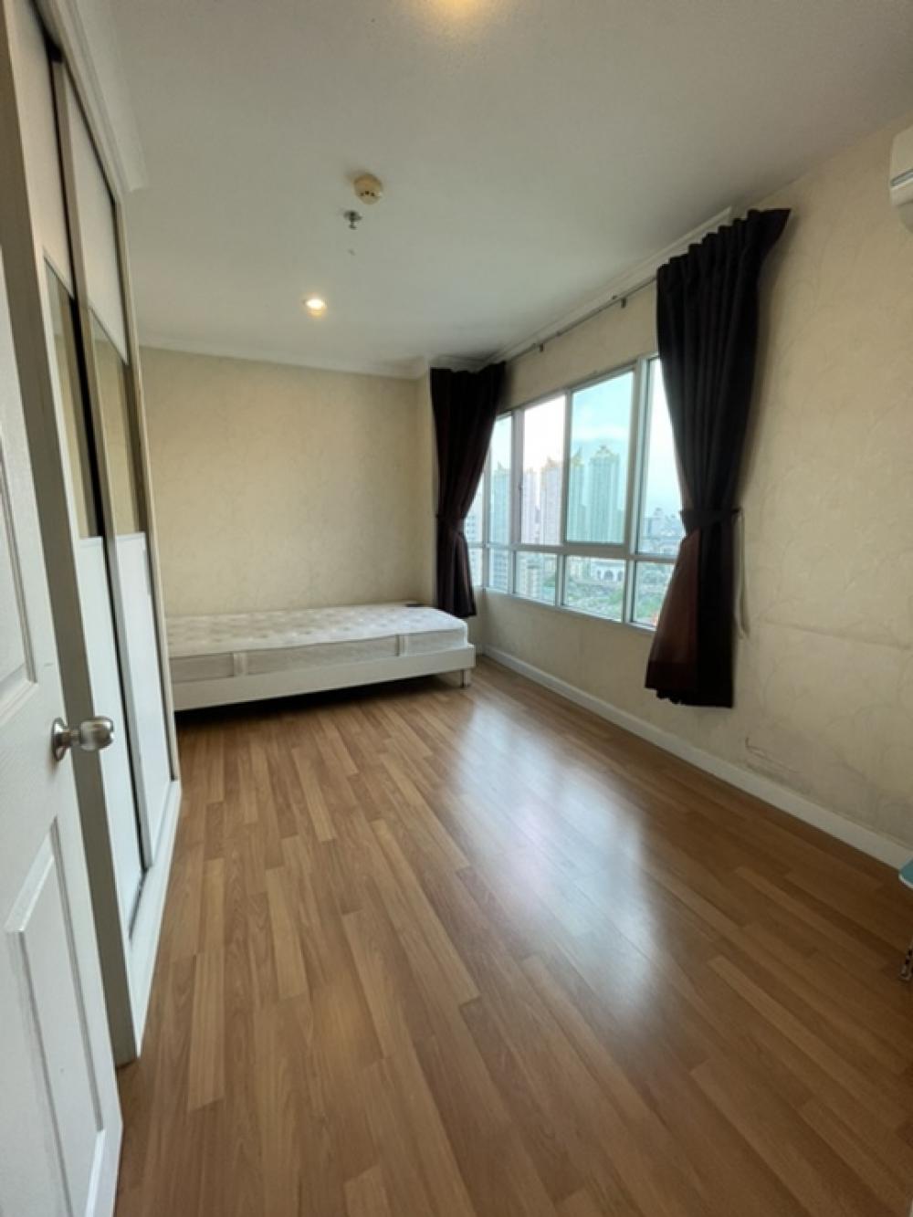 ให้เช่าคอนโดพระราม 9 เพชรบุรีตัดใหม่ RCA : ให้เช่า คอนโด ลุมพินี เพลส พระราม 9-รัชดา LUMPINI PLACE พระราม 9 – รัชดา  ใกล้รถไฟฟ้า MRT พระราม 9 ใกล้แยกอสมท. ตึก C ชั้น 17ห้องขนาด 70 ตรม.2 ห้องนอน 2 ห้องน้ำ ห้องรับแขก ห้องครัวห้องครัวตกแต่งใหม่ เครื่องใช้ไฟฟ้า ตู้เย็นทีวีเตียงพร้อมที่นอนเครื่องซักผ้า