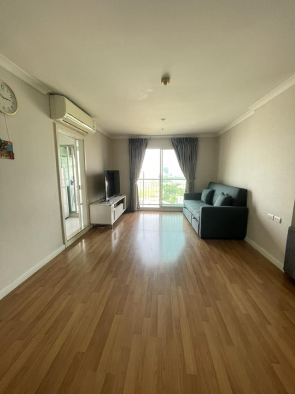 For RentCondoRama9, Petchburi, RCA : Condo for rent, Lumpini Place Rama 9-Ratchada, LUMPINI PLACE Rama 9 - Ratchada, near MRT Rama 9, near MCOT intersection, Building C, 17th floor, room size 70 sq m., 2 bedrooms, 2 bathrooms, living room, kitchen. Newly decorated kitchen electrical applianc