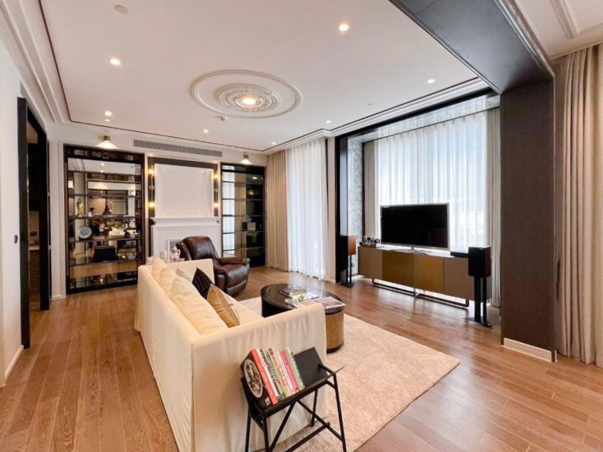 ให้เช่าคอนโดวิทยุ ชิดลม หลังสวน : +++เช่าด่วน+++  Muniq Langsuan**3 ห้องนอน 152.42 ตร.ม. แต่งสวยมาก