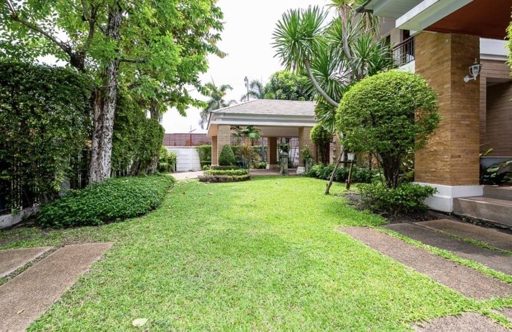 For RentHousePattanakan, Srinakarin : 5bedroom single house for rent and sale