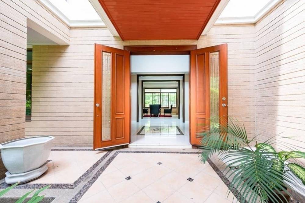 For RentHousePattanakan, Srinakarin : 5bedroom single house for rent and sale