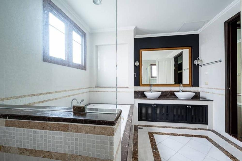 For RentHousePattanakan, Srinakarin : 5bedroom single house for rent and sale