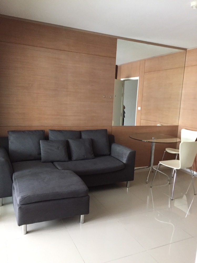 ให้เช่าคอนโดพระราม 9 เพชรบุรีตัดใหม่ RCA : for rent Aspire rama 9 1 bed high floor !! 💜