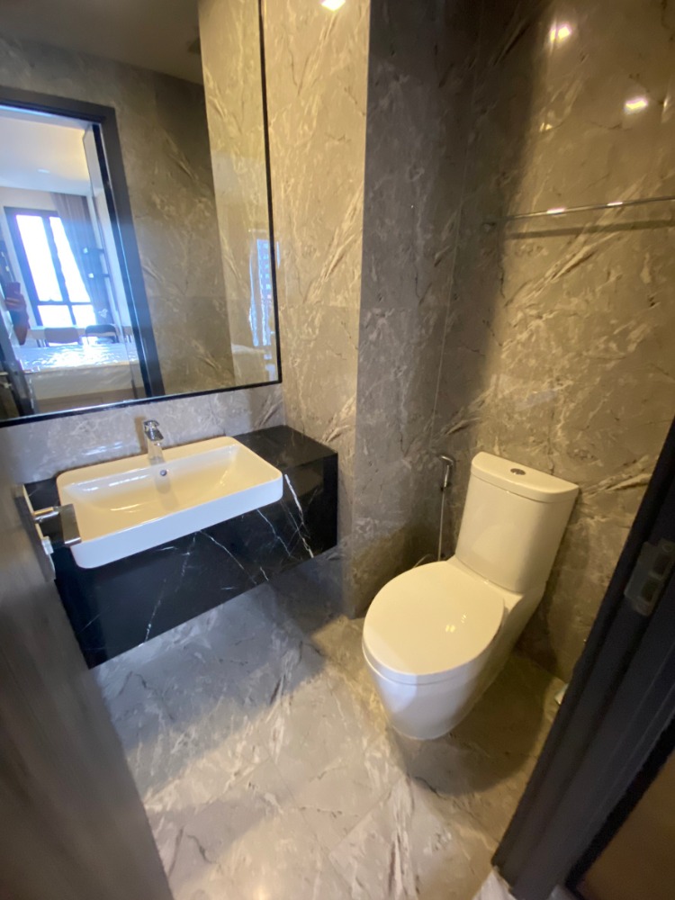 ให้เช่าคอนโดสุขุมวิท อโศก ทองหล่อ : FOR RENT ** Ashton Asoke ห้องสวย ราคาดีมาก @30,500/month call 096-2615656