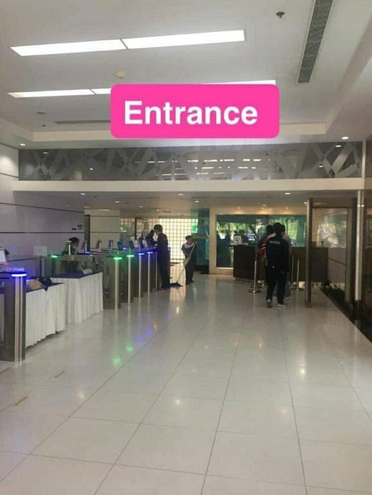 For RentOfficeSukhumvit, Asoke, Thonglor : Office space for rent  Ocean Tower 2, near BTS, Asoke, 33, area of ​​210 sq.m., rental 130,000 baht per month*