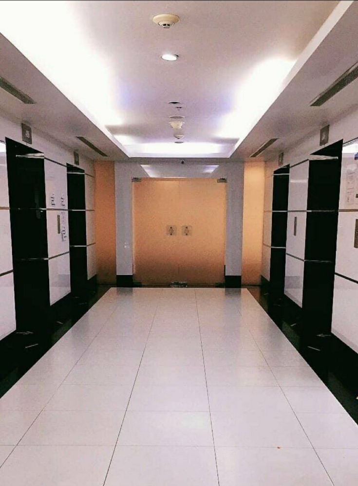 For RentOfficeSukhumvit, Asoke, Thonglor : Office space for rent  Ocean Tower 2, near BTS, Asoke, 33, area of ​​210 sq.m., rental 130,000 baht per month*