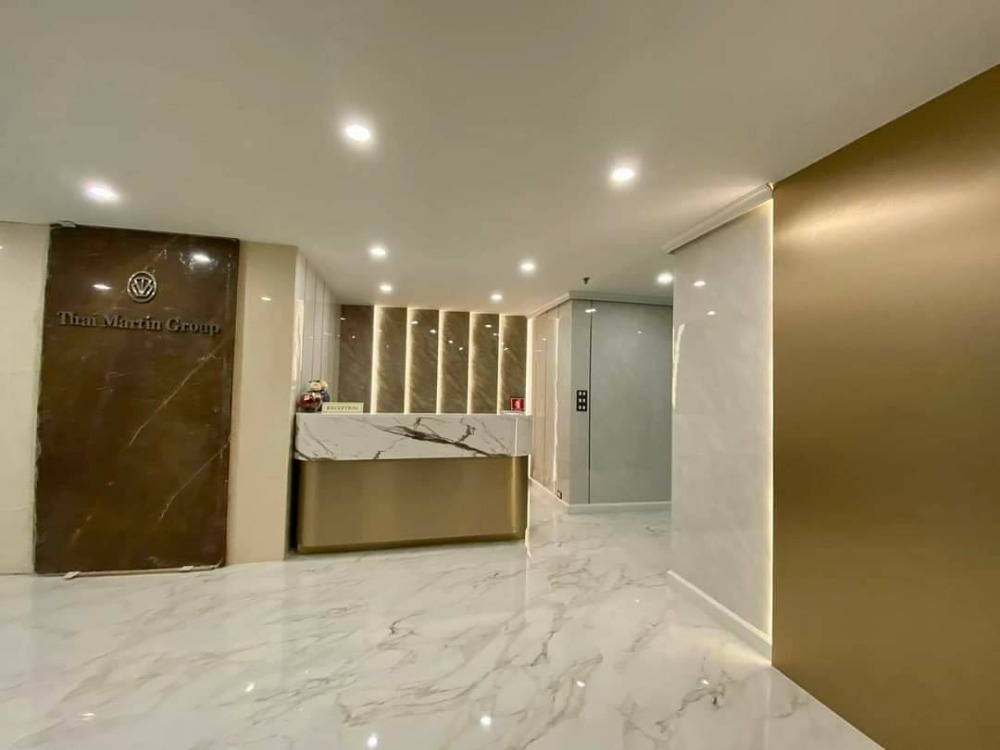 For RentOfficeSukhumvit, Asoke, Thonglor : Office space for rent  Ocean Tower 2, near BTS, Asoke, 33, area of ​​210 sq.m., rental 130,000 baht per month*