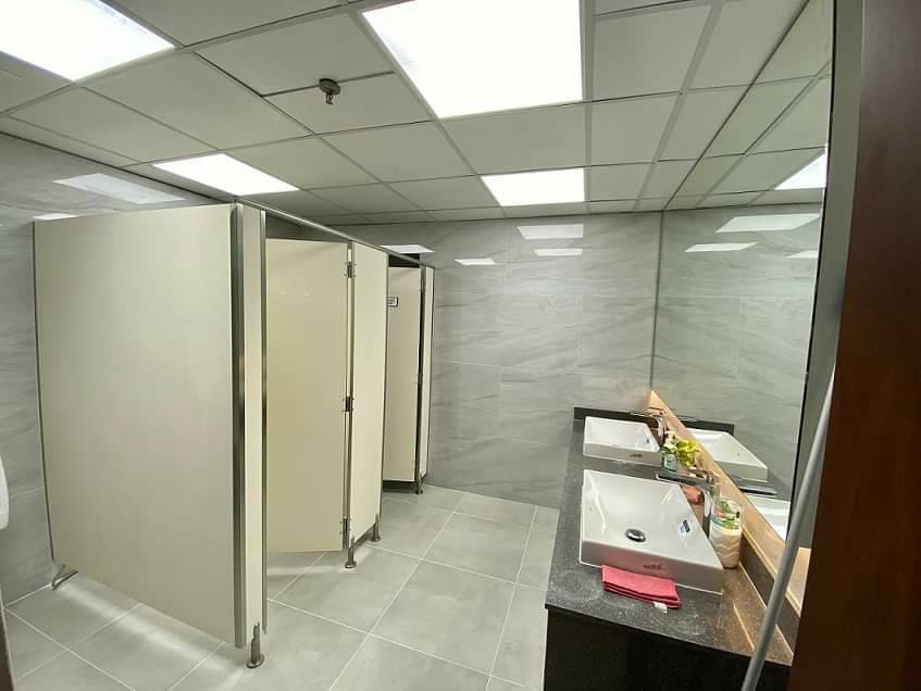 For RentOfficeSukhumvit, Asoke, Thonglor : Office space for rent  Ocean Tower 2, near BTS, Asoke, 33, area of ​​210 sq.m., rental 130,000 baht per month*