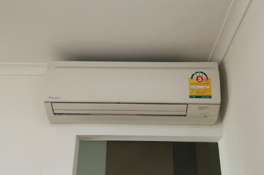 ให้เช่าคอนโดพระราม 3 สาธุประดิษฐ์ : - ให้เช่า - 2 ห้องนอน (combined) 2 ที่จอดรถ 53 ตรม ห้องสวยพร้อมอยู่ / ลุมพินีพาร์คริเวอร์ไซด์ พระราม 3