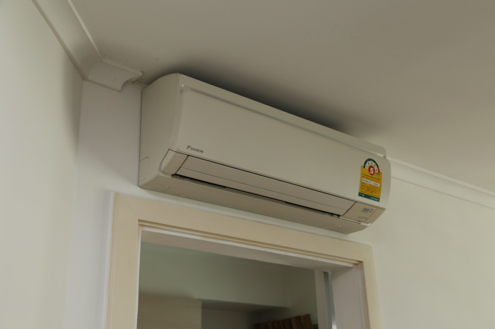 ให้เช่าคอนโดพระราม 3 สาธุประดิษฐ์ : - ให้เช่า - 2 ห้องนอน (combined) 2 ที่จอดรถ 53 ตรม ห้องสวยพร้อมอยู่ / ลุมพินีพาร์คริเวอร์ไซด์ พระราม 3