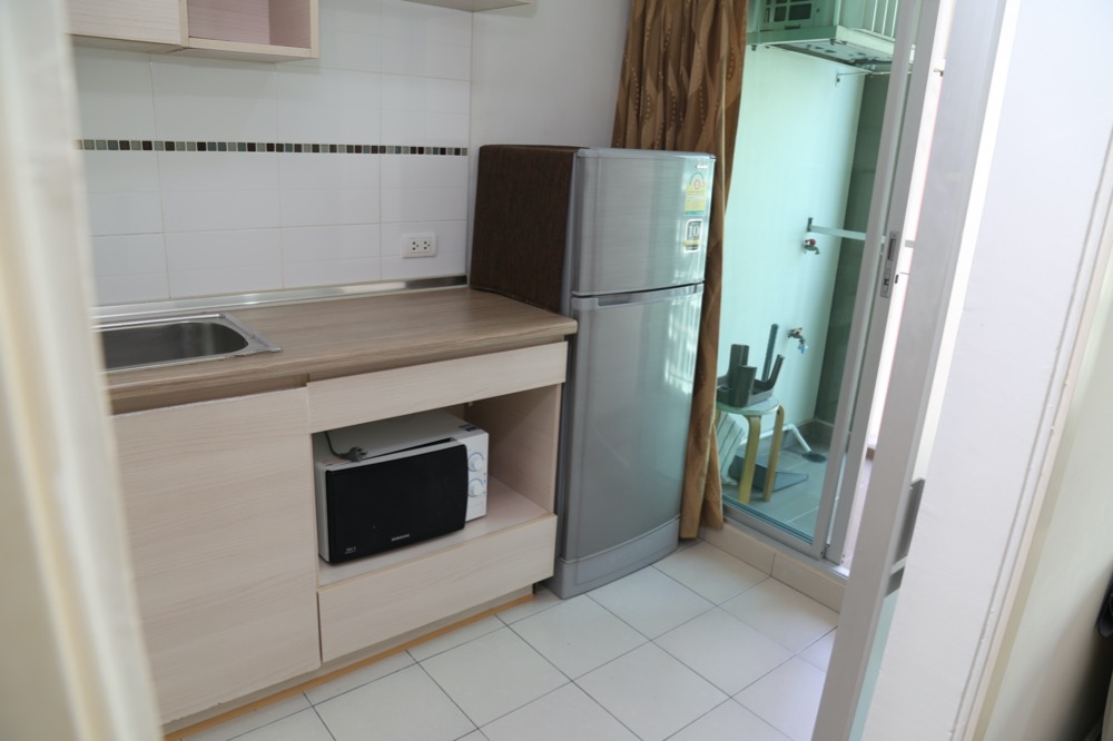 ให้เช่าคอนโดพระราม 3 สาธุประดิษฐ์ : - ให้เช่า - 2 ห้องนอน (combined) 2 ที่จอดรถ 53 ตรม ห้องสวยพร้อมอยู่ / ลุมพินีพาร์คริเวอร์ไซด์ พระราม 3