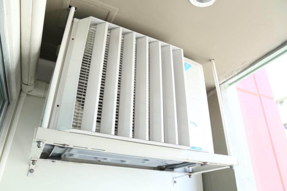 ให้เช่าคอนโดพระราม 3 สาธุประดิษฐ์ : - ให้เช่า - 2 ห้องนอน (combined) 2 ที่จอดรถ 53 ตรม ห้องสวยพร้อมอยู่ / ลุมพินีพาร์คริเวอร์ไซด์ พระราม 3