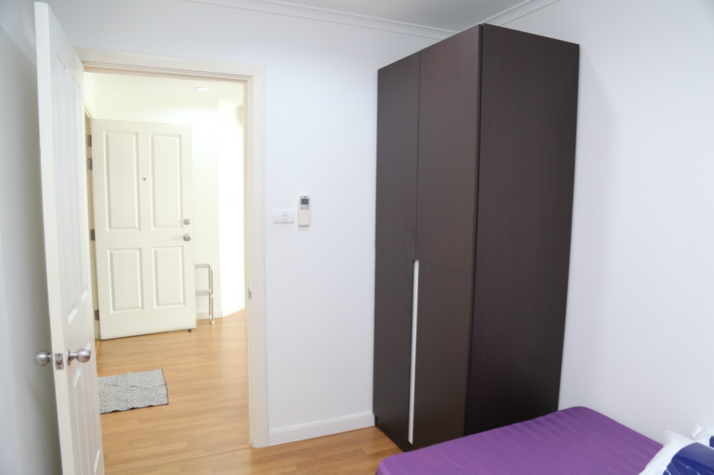 ให้เช่าคอนโดพระราม 3 สาธุประดิษฐ์ : - ให้เช่า - 2 ห้องนอน (combined) 2 ที่จอดรถ 53 ตรม ห้องสวยพร้อมอยู่ / ลุมพินีพาร์คริเวอร์ไซด์ พระราม 3