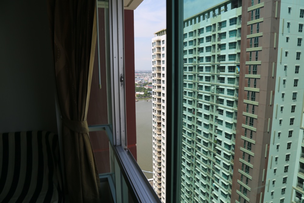 ให้เช่าคอนโดพระราม 3 สาธุประดิษฐ์ : - ให้เช่า - 2 ห้องนอน (combined) 2 ที่จอดรถ 53 ตรม ห้องสวยพร้อมอยู่ / ลุมพินีพาร์คริเวอร์ไซด์ พระราม 3