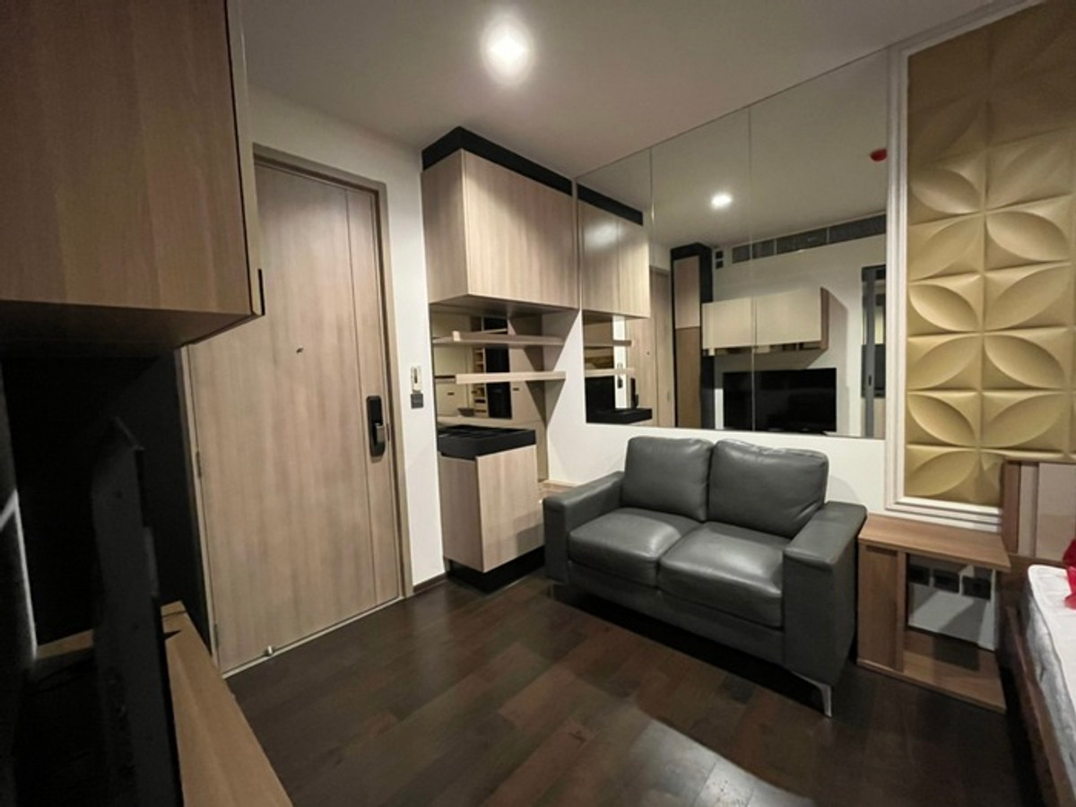 For SaleCondoRatchathewi,Phayathai : 📢📢For Rent/Sell Condo The Line Ratchathewi, luxury condo in the heart of the city, convenient transportation, near BTS Station, 28 sq.m., new room, beautiful built-in furniture + complete electrical appliances Urgent!! Only 19000 (loss of 6.25 million bah