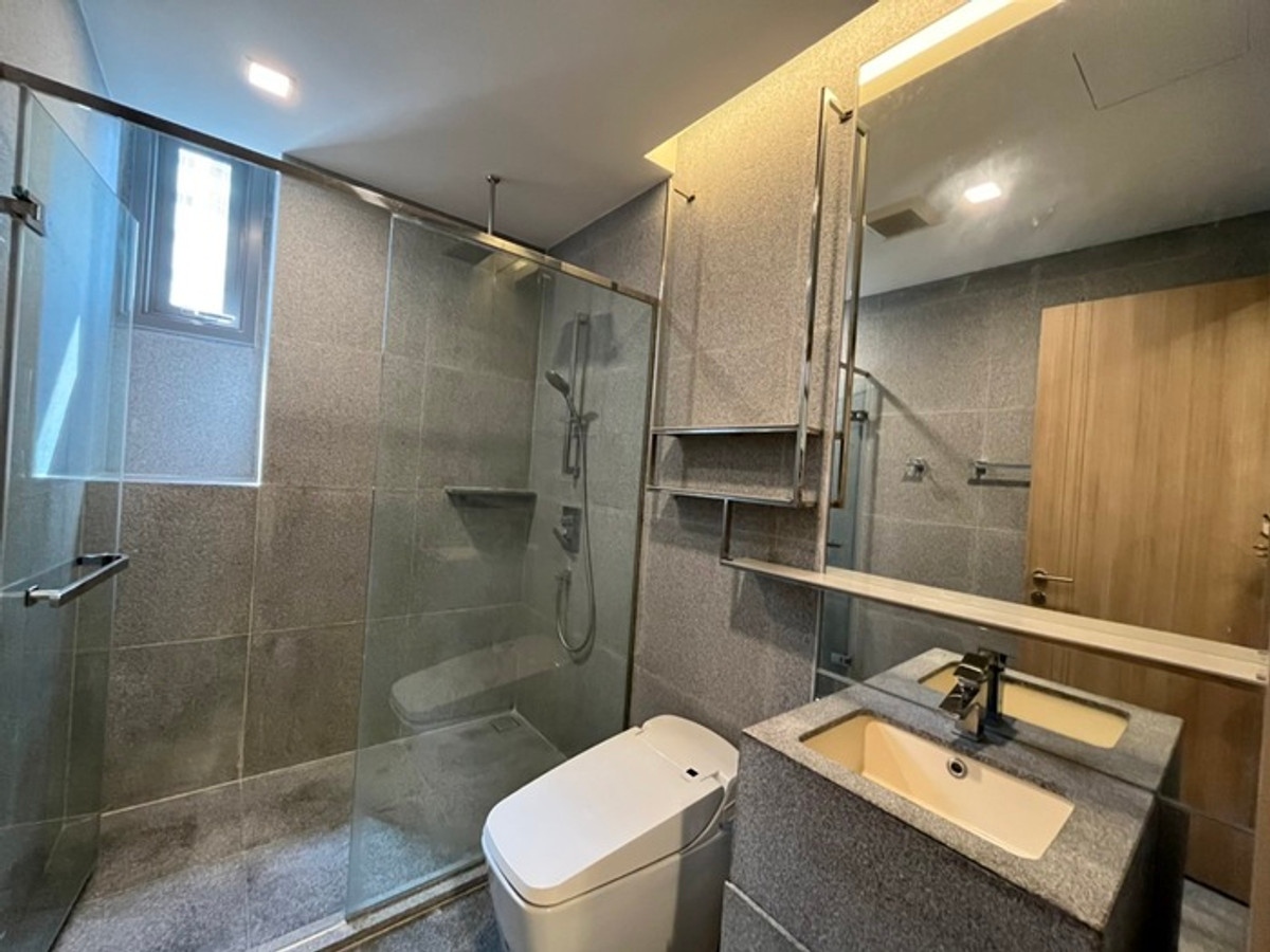 For SaleCondoRatchathewi,Phayathai : 📢📢For Rent/Sell Condo The Line Ratchathewi, luxury condo in the heart of the city, convenient transportation, near BTS Station, 28 sq.m., new room, beautiful built-in furniture + complete electrical appliances Urgent!! Only 19000 (loss of 6.25 million bah