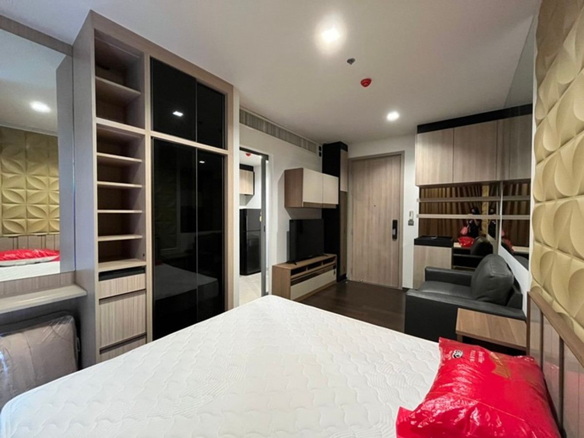 For SaleCondoRatchathewi,Phayathai : 📢📢For Rent/Sell Condo The Line Ratchathewi, luxury condo in the heart of the city, convenient transportation, near BTS Station, 28 sq.m., new room, beautiful built-in furniture + complete electrical appliances Urgent!! Only 19000 (loss of 6.25 million bah