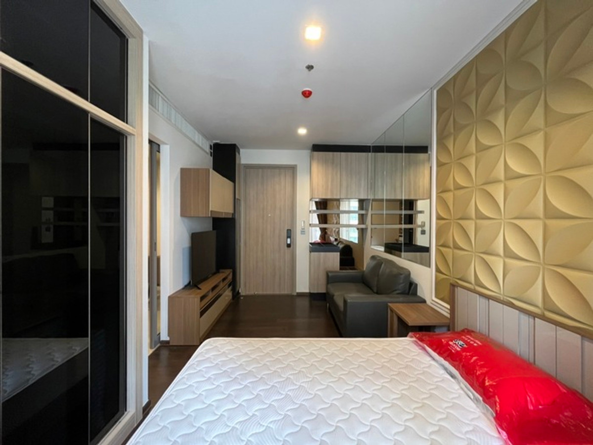 For SaleCondoRatchathewi,Phayathai : 📢📢For Rent/Sell Condo The Line Ratchathewi, luxury condo in the heart of the city, convenient transportation, near BTS Station, 28 sq.m., new room, beautiful built-in furniture + complete electrical appliances Urgent!! Only 19000 (loss of 6.25 million bah