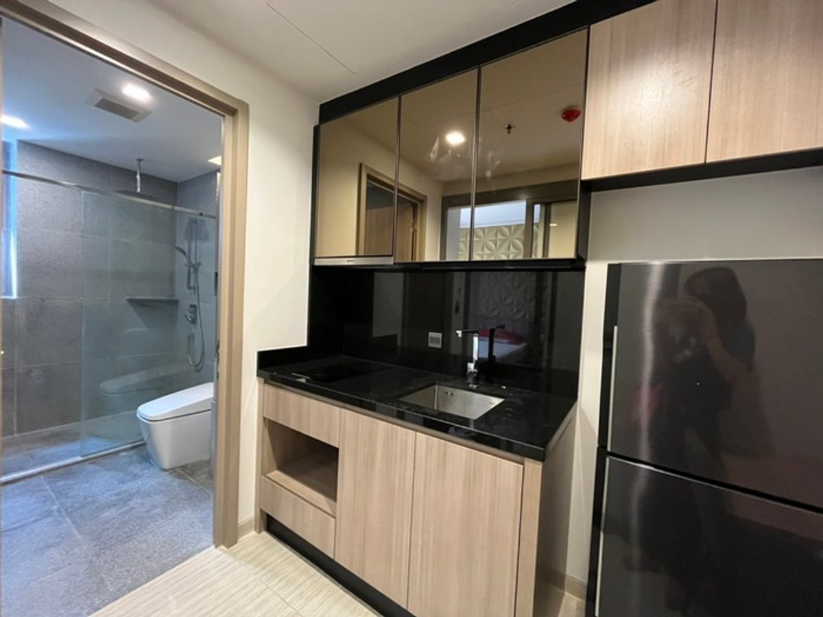 For SaleCondoRatchathewi,Phayathai : 📢📢For Rent/Sell Condo The Line Ratchathewi, luxury condo in the heart of the city, convenient transportation, near BTS Station, 28 sq.m., new room, beautiful built-in furniture + complete electrical appliances Urgent!! Only 19000 (loss of 6.25 million bah