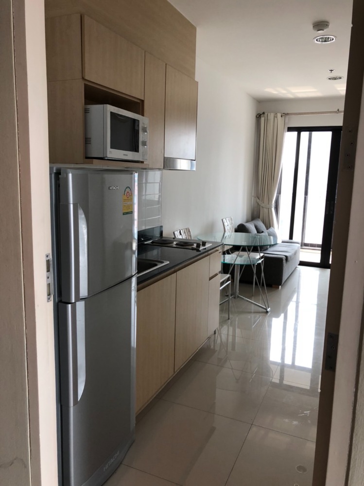 For RentCondoRatchadapisek, Huaikwang, Suttisan : 1 bedroom, 34 Sq.m, Ideo Huaykwang Ratchada, 12 Floor, less than 5 mins walk to MRT.