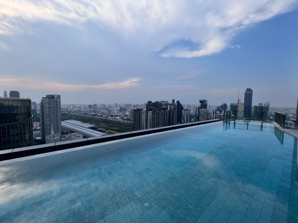 For RentCondoRama9, Petchburi, RCA : Luxury condo for rent, Ideo Mobi Asoke , Loft Type , fully furnished, ready to move in, luxury condo 200 m. to MRT phetchaburi