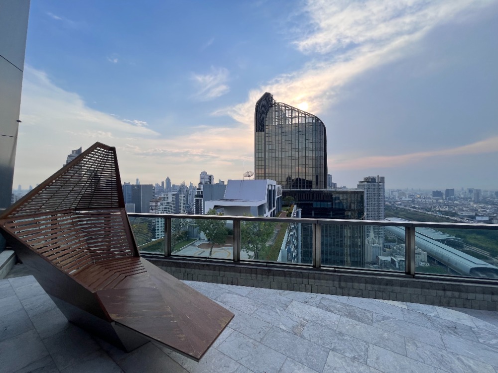 For RentCondoRama9, Petchburi, RCA : Luxury condo for rent, Ideo Mobi Asoke , Loft Type , fully furnished, ready to move in, luxury condo 200 m. to MRT phetchaburi
