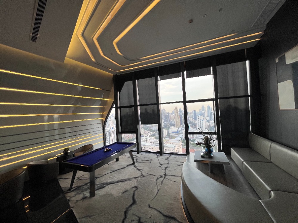 For RentCondoRama9, Petchburi, RCA : Luxury condo for rent, Ideo Mobi Asoke , Loft Type , fully furnished, ready to move in, luxury condo 200 m. to MRT phetchaburi