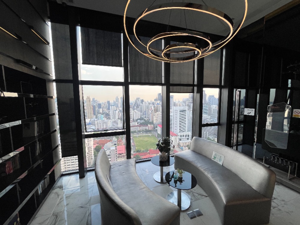 For RentCondoRama9, Petchburi, RCA : Luxury condo for rent, Ideo Mobi Asoke , Loft Type , fully furnished, ready to move in, luxury condo 200 m. to MRT phetchaburi