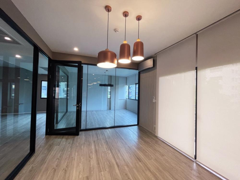 For RentOfficeSathorn, Narathiwat : Office for rent, Sathorn, Charoen Rat, near BTS surasak, 